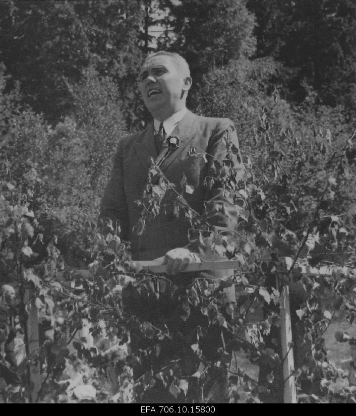 Life in Refuge.Opening the summer days of the Estonians in Western Sweden in Hindasis.