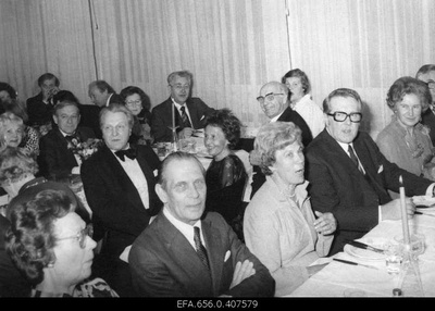 Celebration of the 25th anniversary of the Swedish Estonian Exhibition (Ree) at the Vener-Gren Centre. (see 0-407579p) 1. Valter Soo, 2. Dose Estra, 3. Meeri Krüppelman, 4. Senta Karupää, 5. Enn Apple tree, 6. Kalju Valdmaa, 7. Felix Kello, 8. Elli Vilgats, 9. Rein Puusepp, 10. Ellen Olsson, 11. Arnold Jürisoo, 12. Late Estra, 13. Excessive apple tree, 14. Kaj Ring.  similar photo
