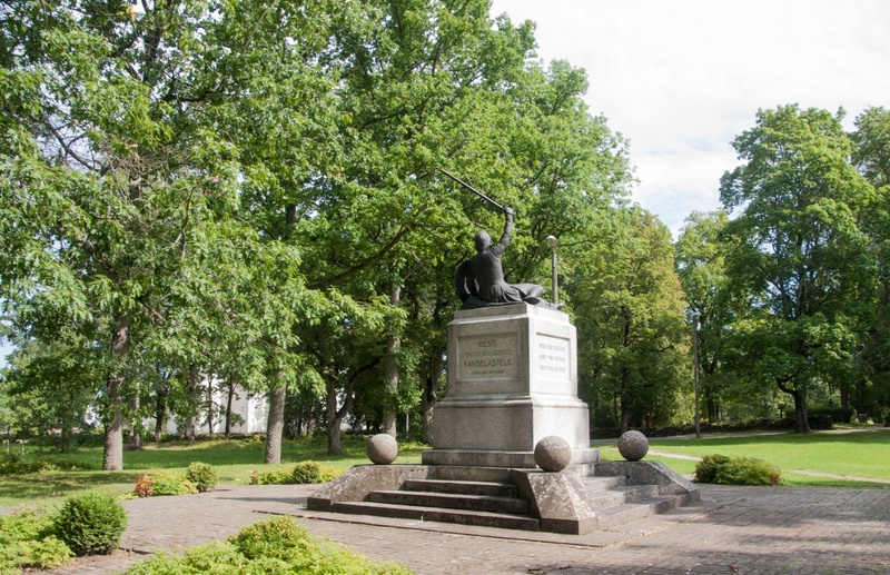 fotopostkaart, Suure-Jaani khk, Suure-Jaani, mälestussammas, tagant, kirik, suvi, 1936, foto A. Veidner rephoto