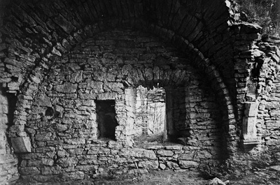 Padise Monastery, Estonia (4473478992) - Interior of the ruins of Padise medieval monastery in Estonia. Interiör av ruinen av Padis medeltida monastery i Estonia. Location: Padise, Estonia Photograph by: Unknown Date: c. 1920 Format: Print Persistent URL: www.kms.raa.se/cocoon/bild/show-image.html?id=16001000219364 Read more about the photo database (in English): www.kms.raa.se/coon/bild/about.html  duplicate photo