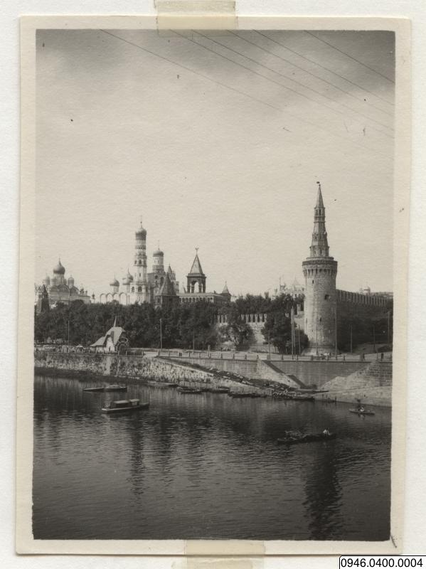 Tower, mur, cathedral, flod, photographer - 0946.0400.0004 - 1924 - Den nya svenska Kamtjatka-expeditionen (1924-1927) - Kremlin Moscow (Ant. Photo baked: Kremlin, Moscow C.S. ), Ryssland.