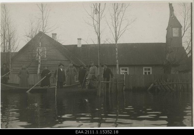 Expedition flooded to the Piirissare in spring 1924, expeditional road to the Lutheran Church  duplicate photo