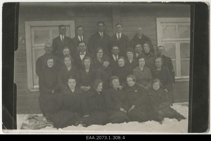 Group Piirissaare residents, funerals?, group photo