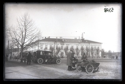 View from Viru Square to the building located at the corner of the Mere puiestee.  duplicate photo