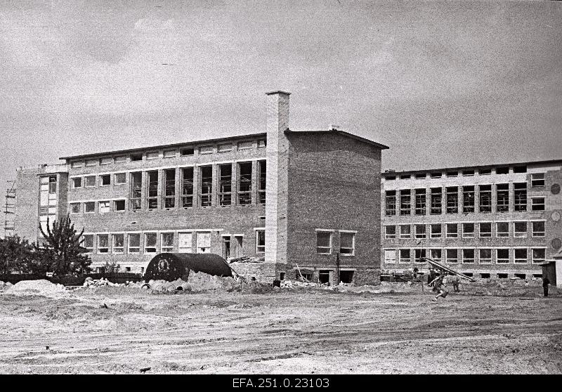 New school house on Mulla Street in Tallinn.