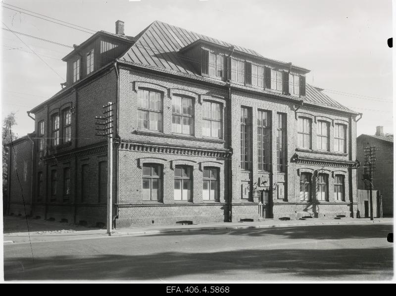 Schoolhouse on the Garden Street.