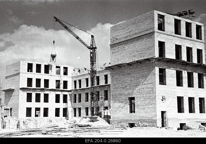 Completed secondary school building in Räpina.