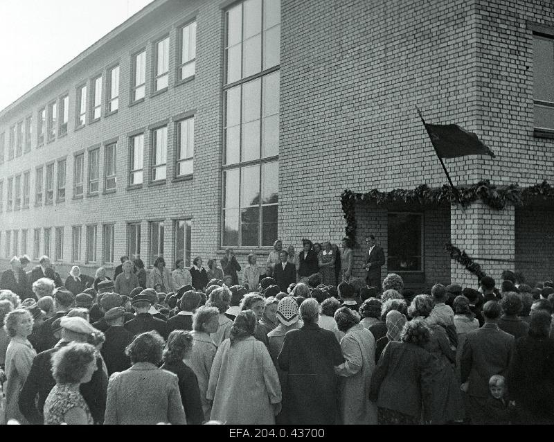 Opening of a new high school building in Suure-Jaani.