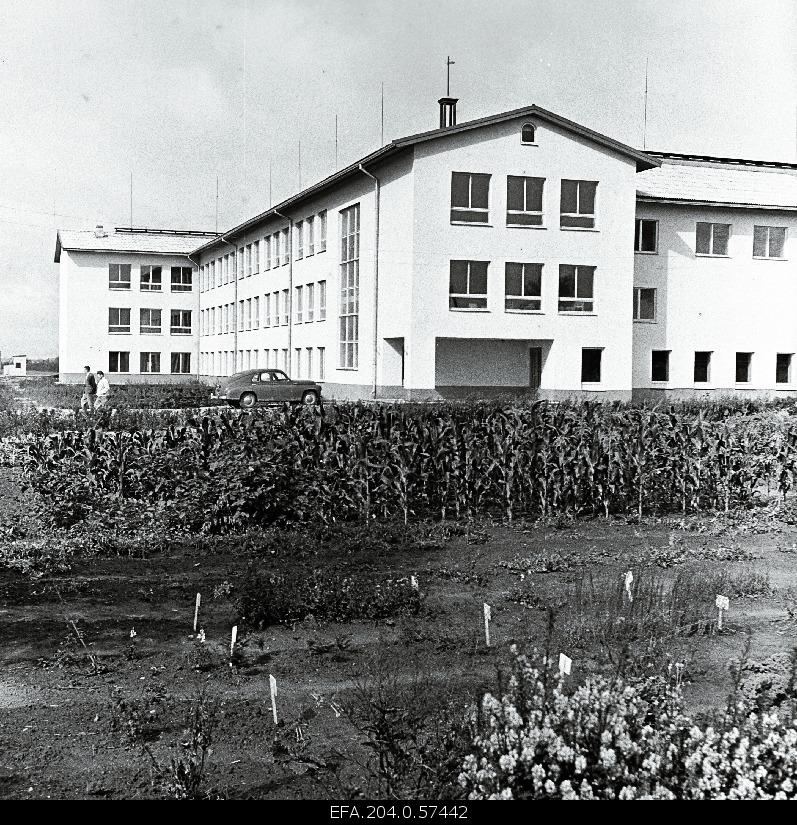 View of Nõo's new secondary school building.