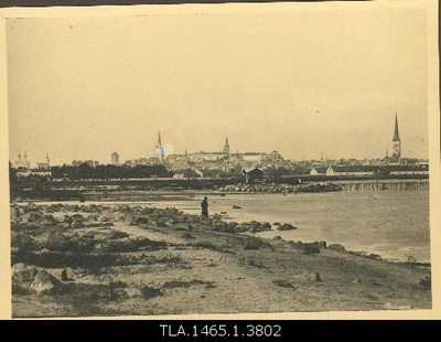 Kadrioru beach (view from Pirita to Tallinn).  duplicate photo
