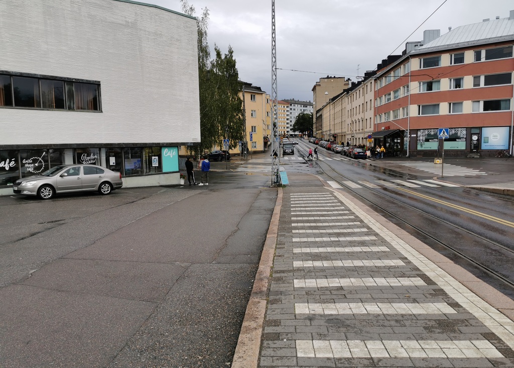 Kotkankatu 4, 6, 8, 10, 12.  Etualalla Viipurinkatu ja Porvoonkadun risteys. rephoto