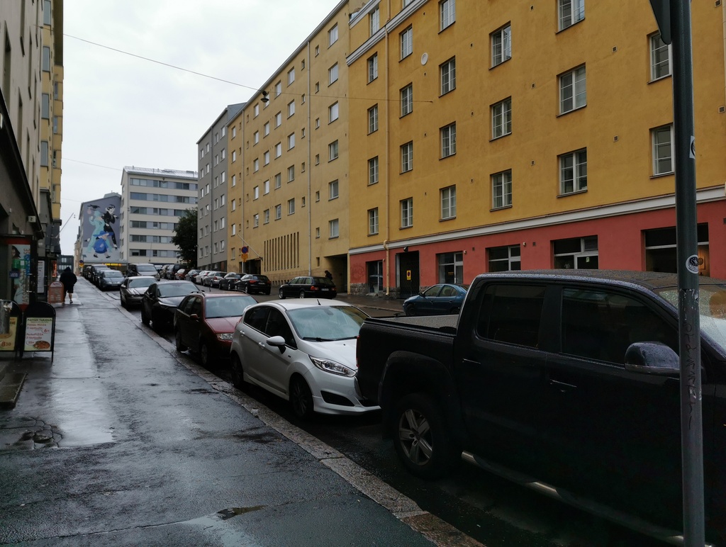 Kustaankatu 4a, 3.  Kuvattu Helsinginkatu 9:n kohdalta luoteeseen. rephoto