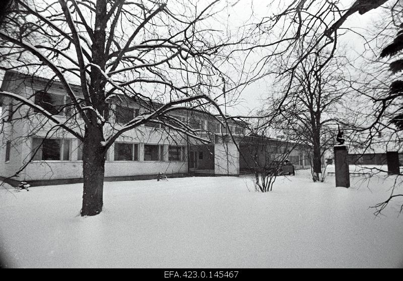 View of the building in Koerus.