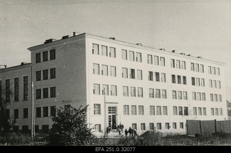 Tallinna 20. New building of secondary school Pärnu highway 71/73.