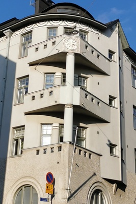 Meritullinkatu 9 - Rauhankatu 3. Usko Nyströmin suunnittelema rakennus: "Städet". Rakennusvuosi 1905. Yksityiskohta - parvekkeet. rephoto