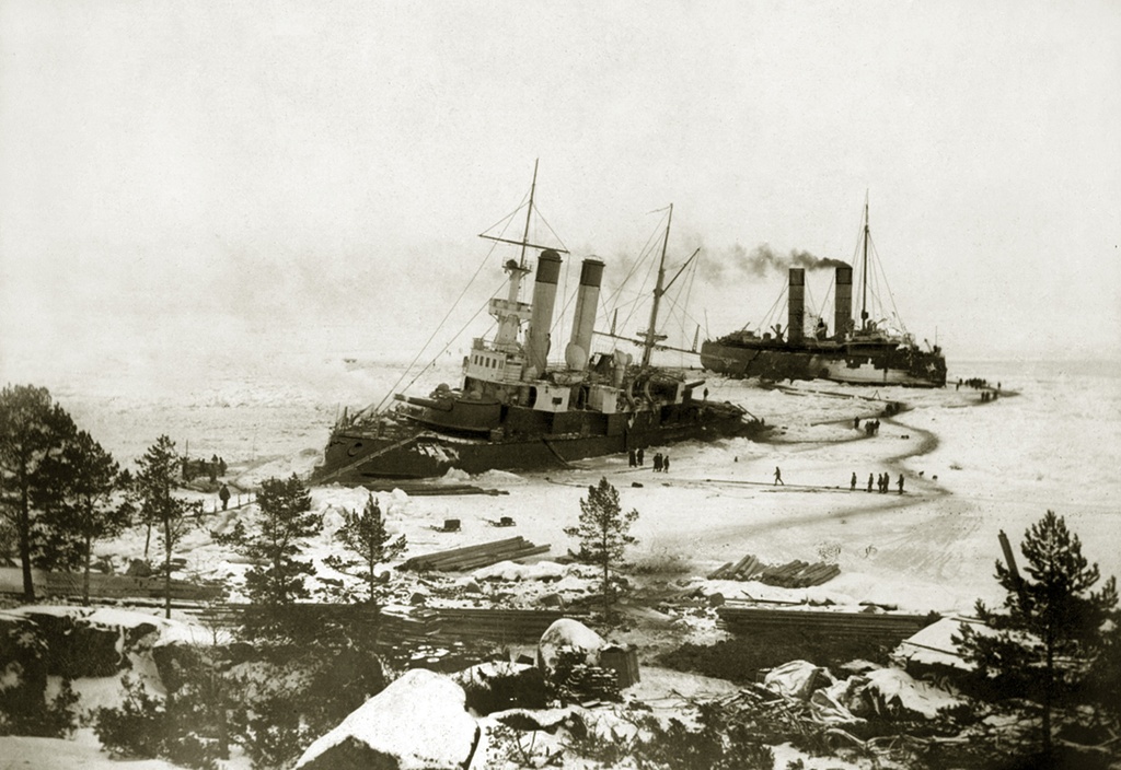 General Admiral Apraksin and Yermak in Gogland - lang