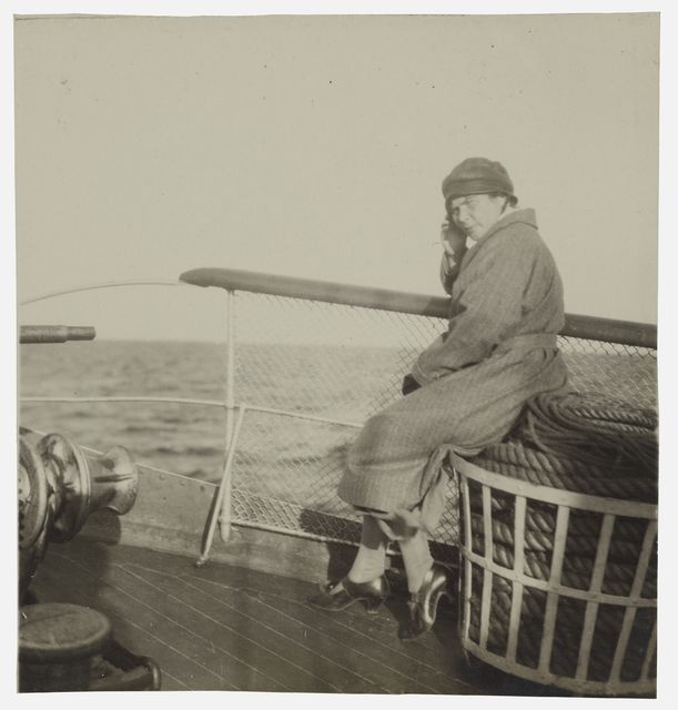 Elsa Maria Tötterma on the ship's deck - capable, black and white, photo area 9 x 8 cm