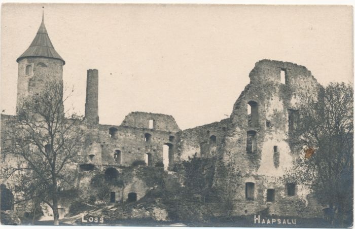 Photo. A small fortress. Haapsalu.