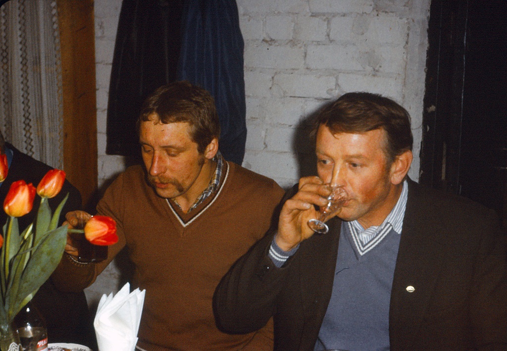 [Taebla slides: party]