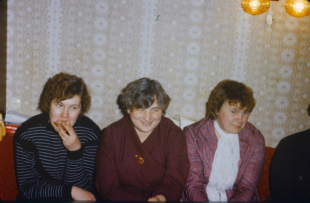 [Taebla slides: party]