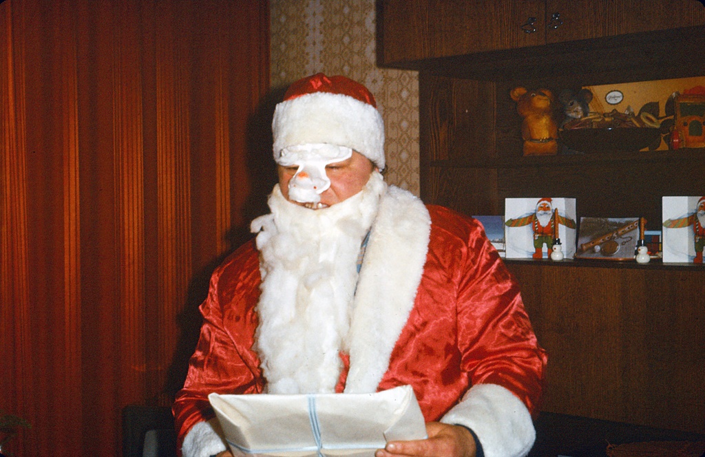 [Taebla slides: party]