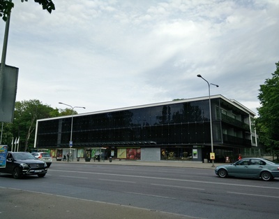 Kohvik "Kadriorg" Tallinnas, vaade hoonele. Arhitekt Voldemar Herkel rephoto