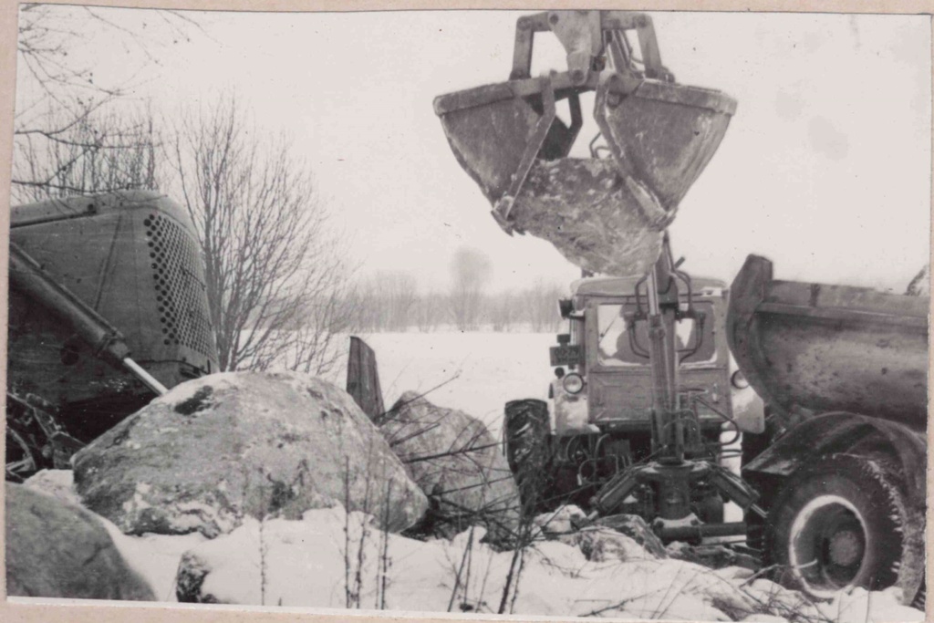 Loading of stones