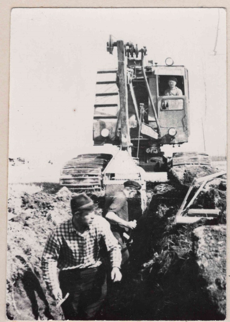 The excavator cab is Rudolf Maasel
