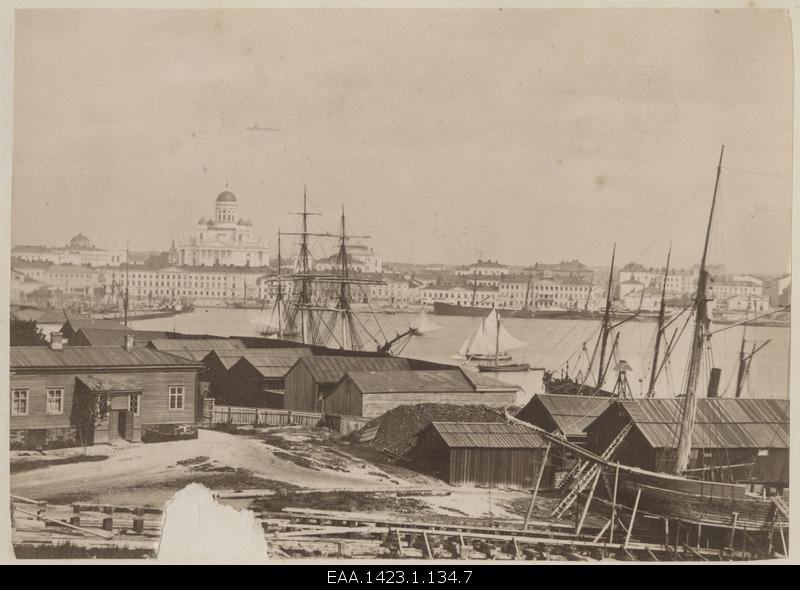 View of the port and the city of Helsinki, in the background of the Helsinki Chamber of Commerce