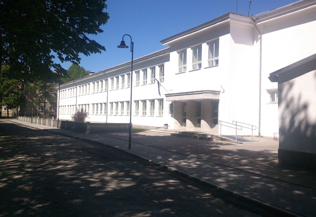 Kingissepa Viktor Kingissepa High School building on Garnison Street rephoto