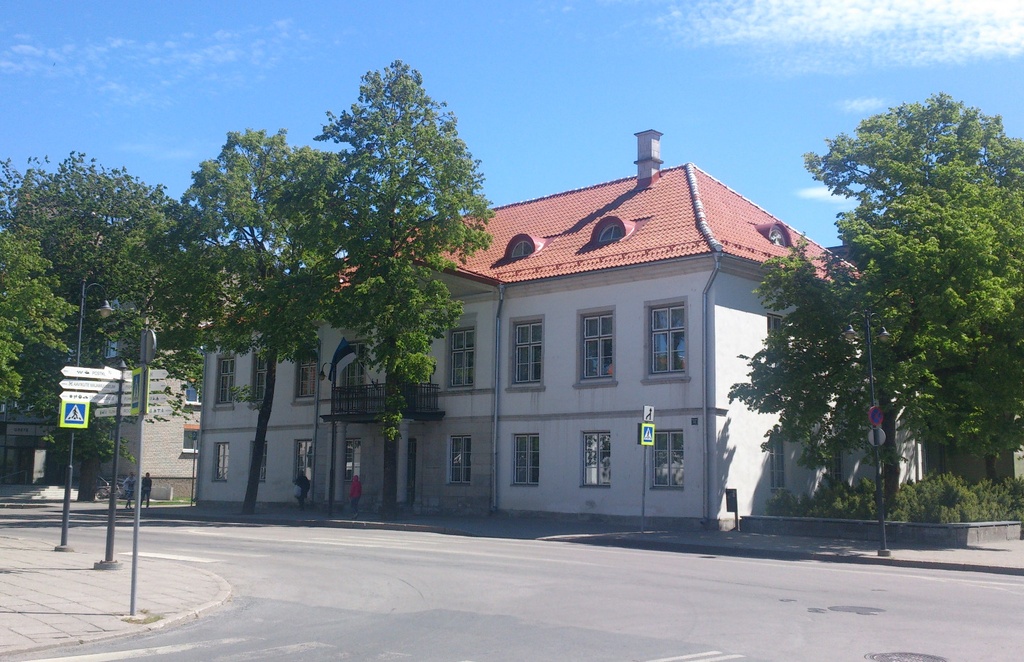 Kingissepa Secondary School building in Tallinn Street rephoto