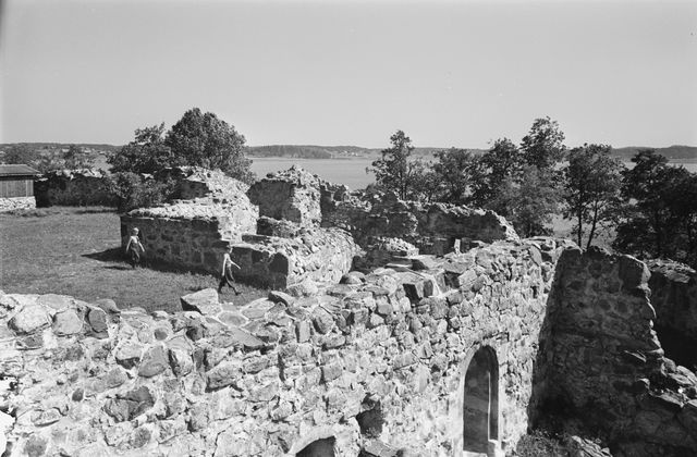 The ruins of the Sixth Bishop