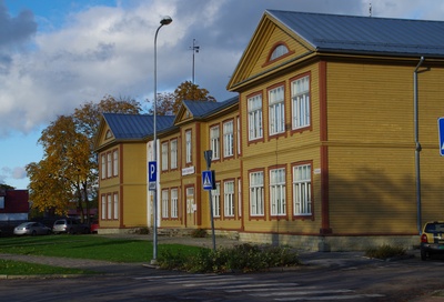 Building in Rakvere. rephoto