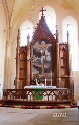 Kaarma kiriku altar rephoto