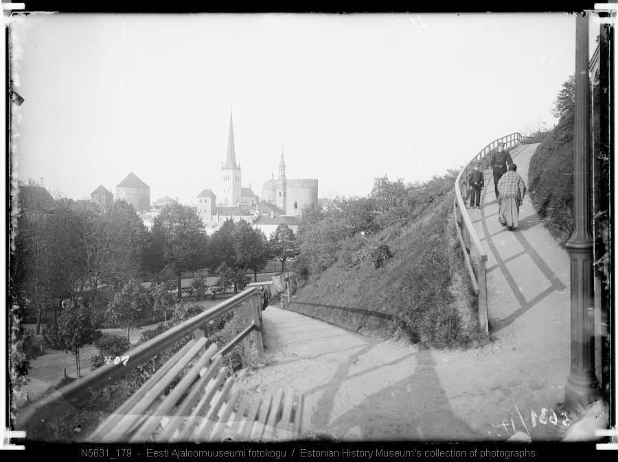 Patkuli tee Toompeale