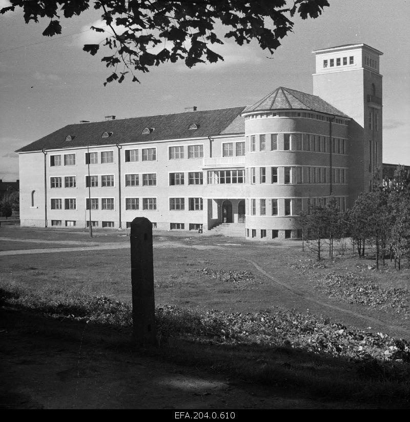 Kohtla-Järve restored secondary school.