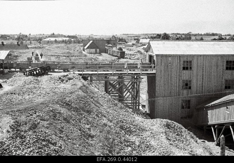 Burning stone mining in Kohtla-Järvel.