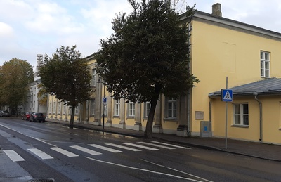 Court building in Kuressaare rephoto