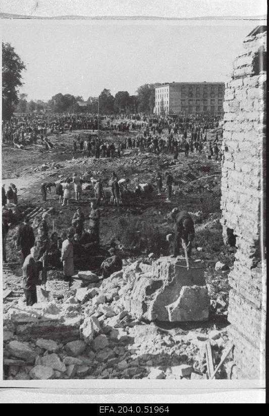 The rehabilitation of school youth Sunday at the win alley.