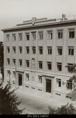 The headquarters building of the Tallinn Garnison and the Guard Battalion on Tartu highway (prepared in August 1939).  duplicate photo