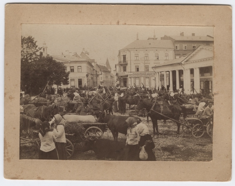 Tartu. Jaani tile 1903. In June, in front of J. Jänese's storehouse.