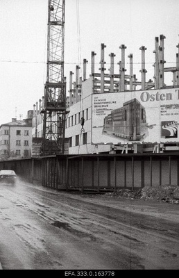 Construction of the International Business Centre Osten Tor between Pärnu Road and Tondi Street.  similar photo