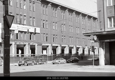 Construction of the shopping centre in the former “Eesti Kaabli” building on Narva highway.  similar photo