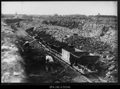 Open mining of the state Põllustone industry in Kohtla.  duplicate photo