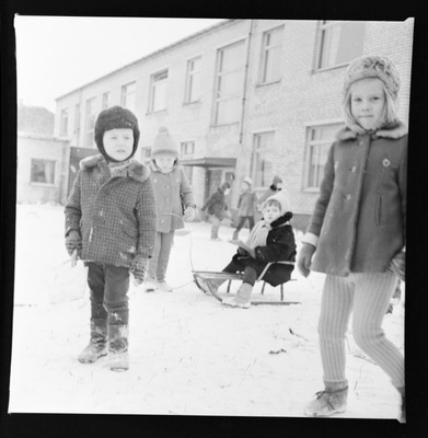 Negative. Haapsalu Children's Day House no.2, in the 24th court of Wiedemann.  November 1973.a.
Photo: T.Coffee.  duplicate photo
