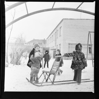 Negative. Haapsalu Children's Day House no. 2, Wiedemanni 24. Children at the courtyard of the day home.  November 1973.a.
Photo: T.Coffee.  similar photo