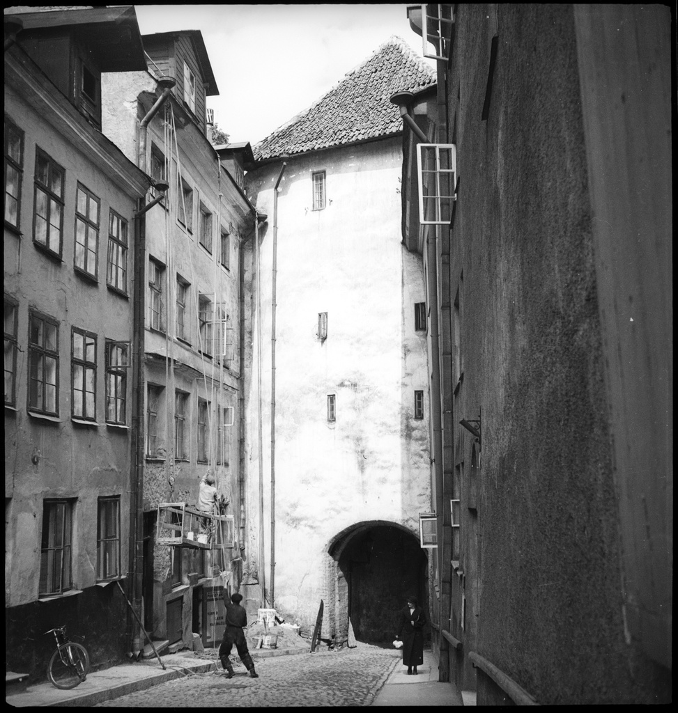 CH-NB - Estonia, Tallinn (Reval)- Strasse - Annemarie Schwarzenbach - SLA-Schwarzenbach-A-5-16-036 - Estonia, Tallinn (Reval): Strasse; Strasse mit Gebäuden