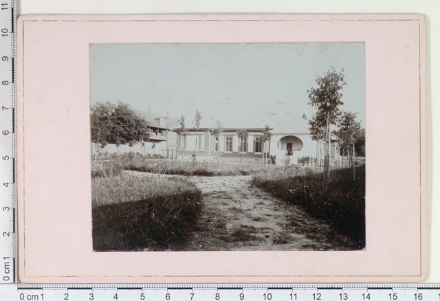 The house of the ECS in Tartu by the garden