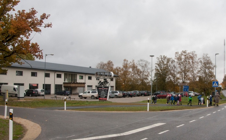 Cleaner ourria building in 1938. rephoto