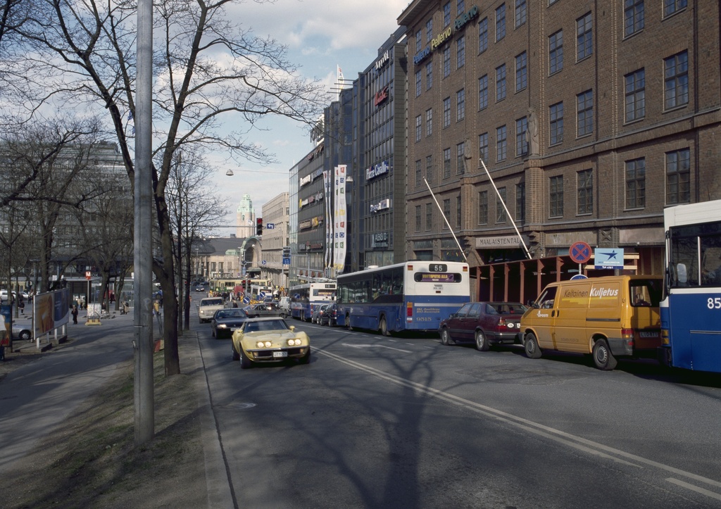 Simonkatu 6, 4, 2.; dia, filmi, väri
